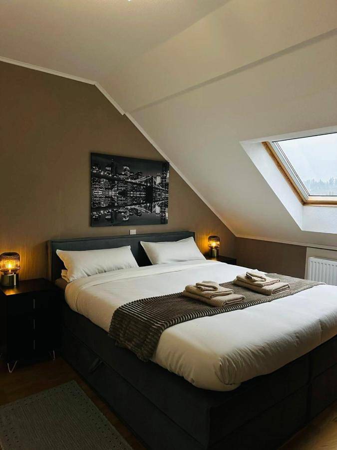 Ferienwohnung für 4 Personen, mit Ausblick und Terrasse in Wittlich