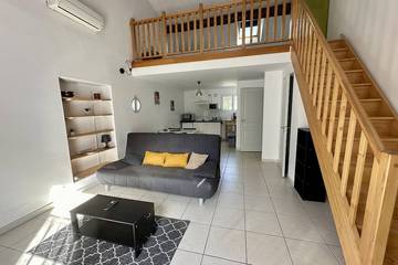 Gîte pour 4 personnes, avec terrasse ainsi que piscine et jardin à Pont-Saint-Esprit