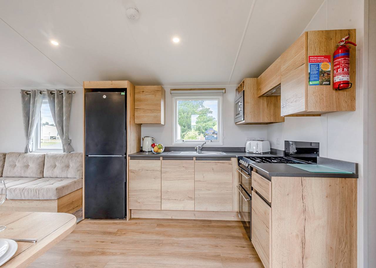 Silver 3, Slps 8, parking, decking in Porthcawl, Bridgend region
