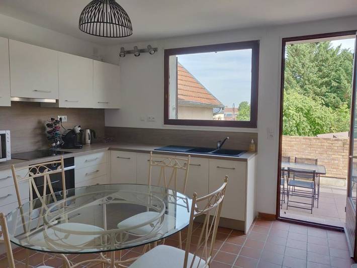 Location de vacances pour 11 personnes, avec vue et jardin, adapté aux familles à Rilly-la-Montagne - 4