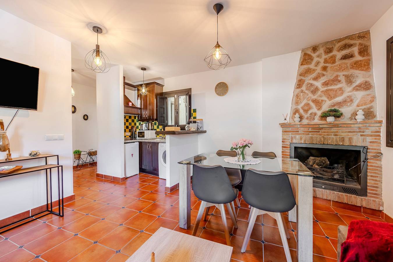 Apartamento entero, Apartamento 'Tu Descanso en Ohanes' con vistas a la montaña, balcón y Wi-Fi in Ohanes, Provincia de Almería