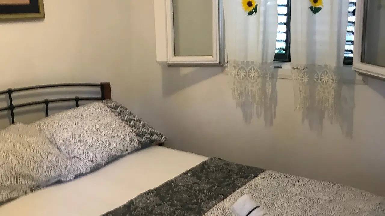 Casa vacanza per 2 persone con terrazza in Gdinj, Isola di Lesina