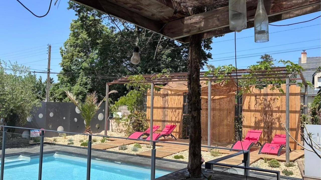Les logis du forgeron-Gites avec piscine près d'Angers in Saint-Jean-des-Mauvrets, Vallée de la Loire