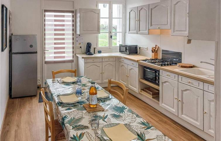 Location de vacances pour 4 personnes, avec jardin à Hirel - 2