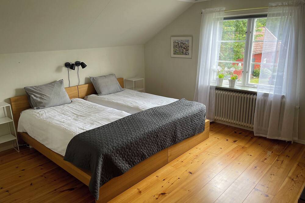 Haus auf einem Bauernhof in der Nähe des Sees, des Waldes und der Stadt Växjö in Växjö, Kronoberg