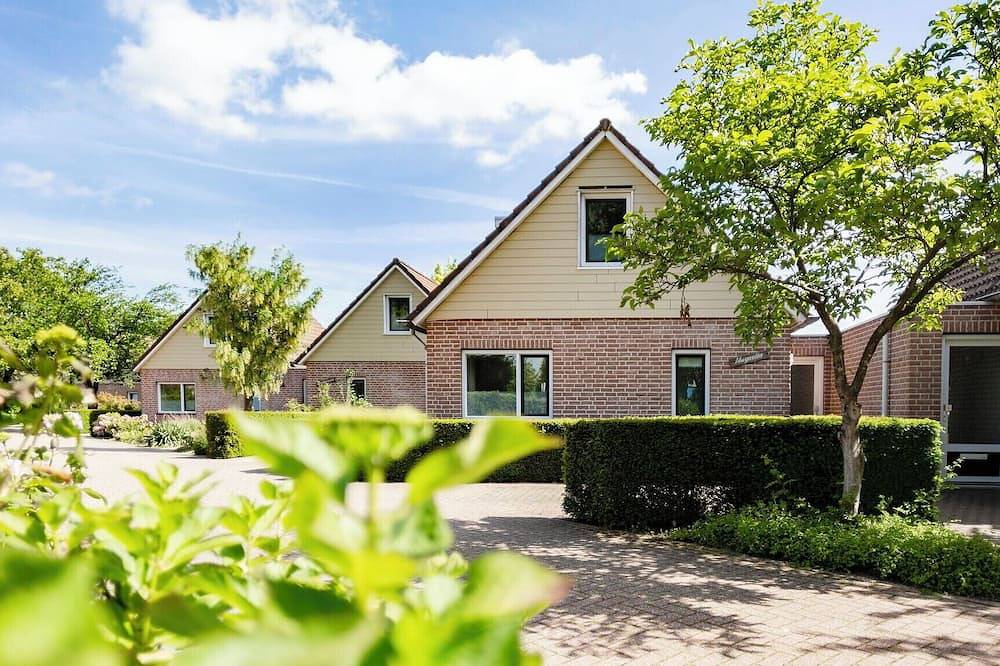 Comfortable 6-person bungalow in Plasmolen, Nationalpark De Maasduinen