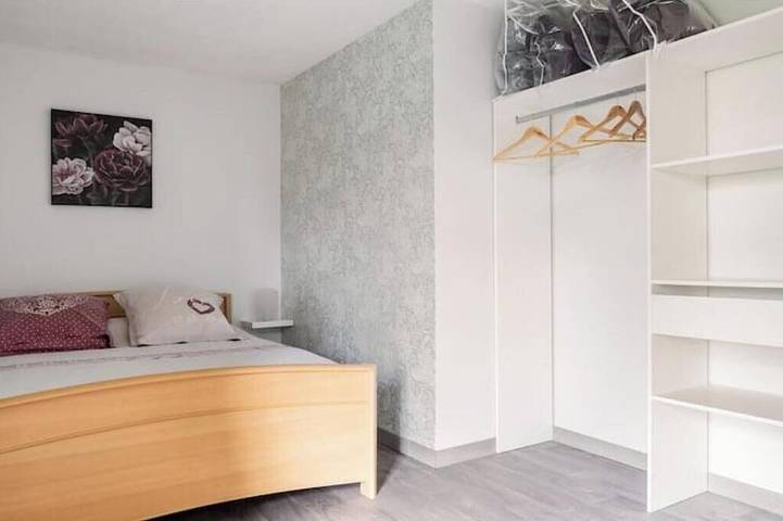 Location de vacances pour 5 personnes, avec terrasse et jardin à Le Tronchet - 3