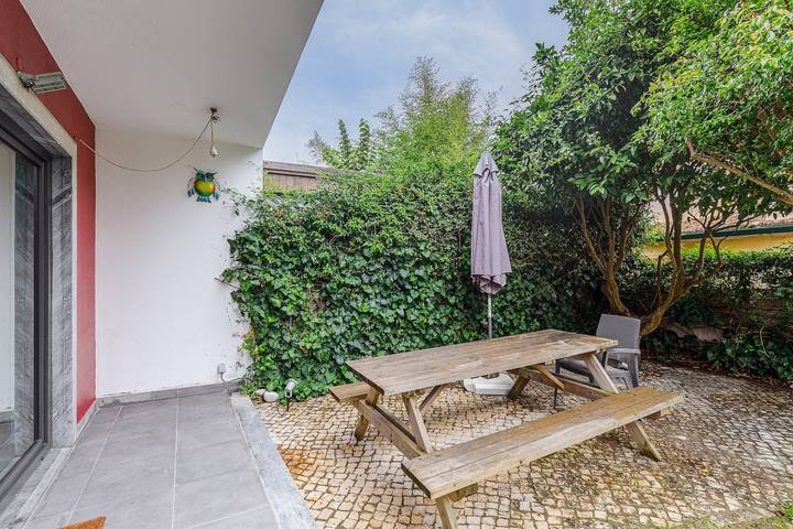 Casa das Fontes – Haus der Brunnen mit Bergblick, privatem Garten und Wlan in Parede, Carcavelos e Parede