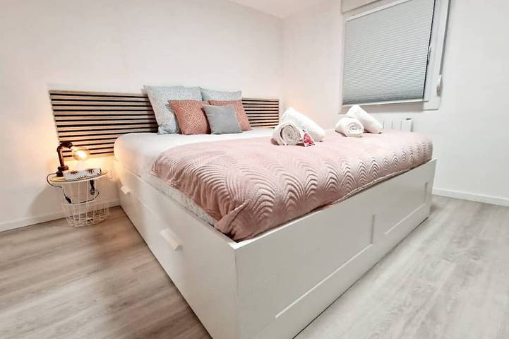 Appartement entier, Appart'Azur Haguenau, logement entier pour voyageur pro : Calme, Wi-Fi, Lit King in Haguenau, Nord de l'Alsace