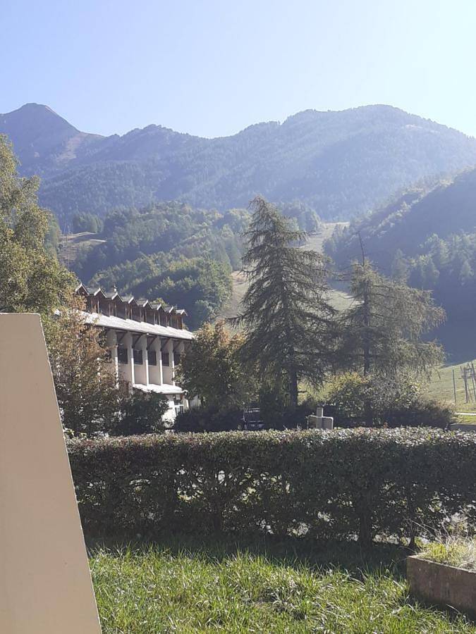 Gîte pour 4 personnes, avec vue ainsi que terrasse et jardin à Saint-Léger-les-Mélèzes - 3