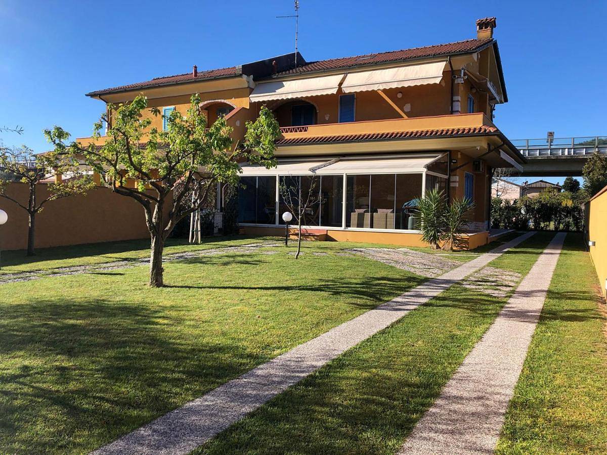 Two-Bedroom House in Marina di Carrara, Carrara