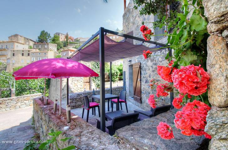 Gîte pour 2 personnes, avec Terrasse et Vue à Lama