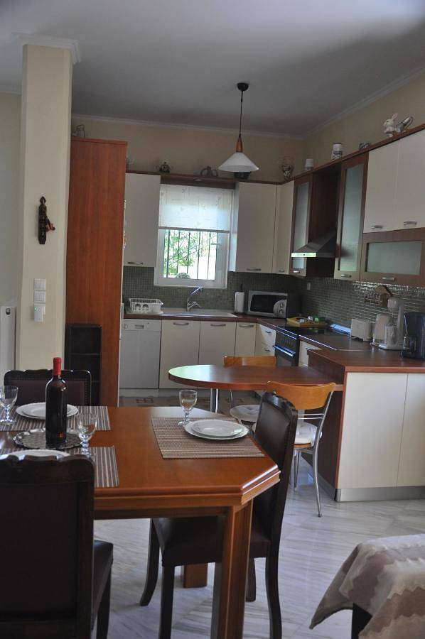 Ganze Wohnung, Two-Bedroom Apartment in Asini, Argolis