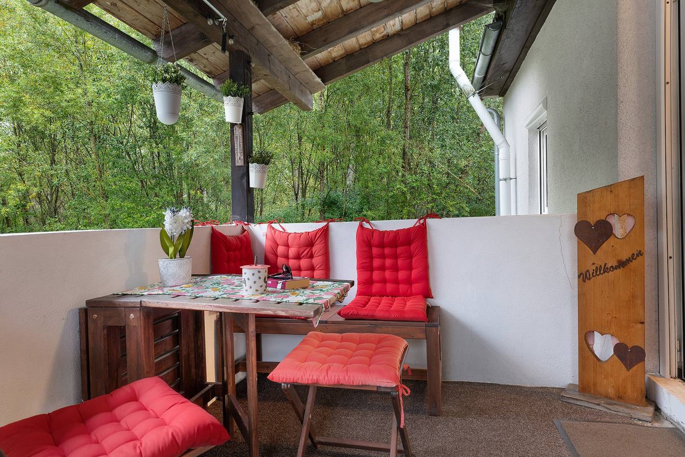 Ganze Wohnung, Ferienwohnung 'Im Grünen' mit Terrasse, Gemeinschaftsgarten und Wi-Fi in Nordschwarzwald