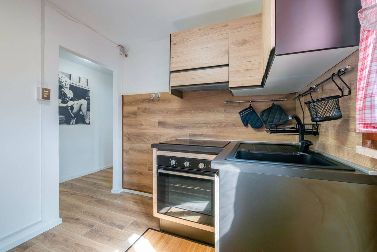Appartamento intero, Marilyn Apartment tra centro e mare in Pesaro, Valle del Metauro