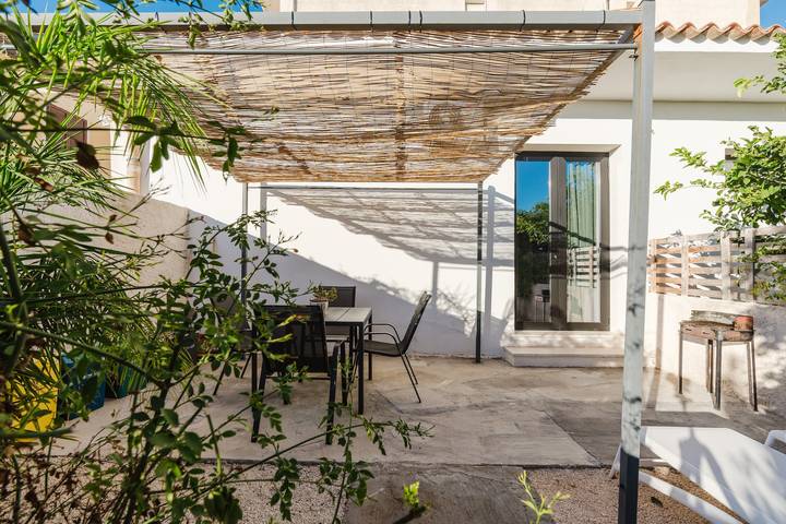 Entire apartment, Apartment 'Vento E Salsedine Grecale' with Private Garden, Wi-Fi and Air Conditioning in Marsala, Trapani Province