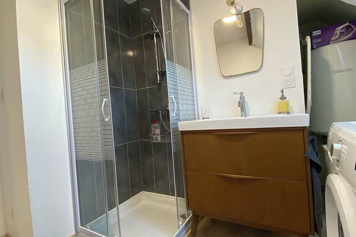 Gîte pour 5 personnes, avec jardin et jacuzzi à Saint-Avre - 4