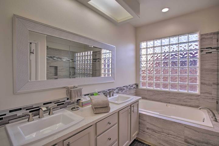 Vacation rental for 10 people, with yard and terrace in Bermuda Dunes