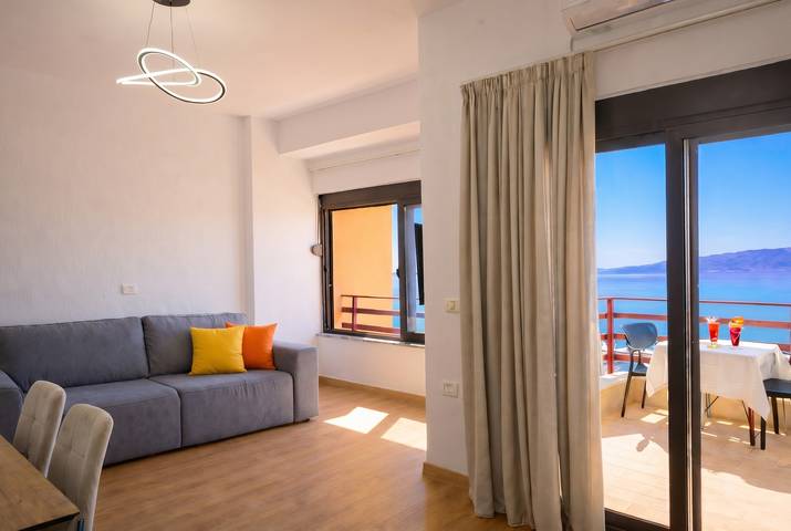 Appartamento per 3 persone, con balcone a Saranda