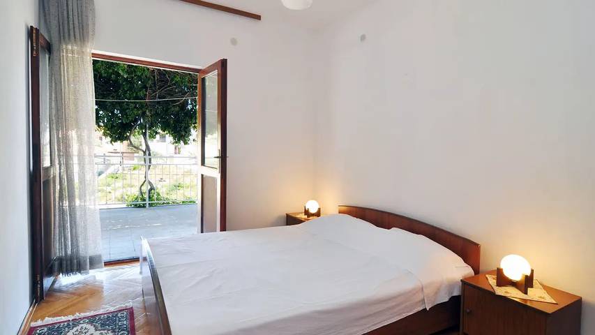Gîte pour 5 personnes, avec terrasse à Rogoznica - 4