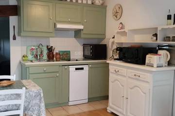 Gîte pour 2 personnes, avec jardin et terrasse à Guernes