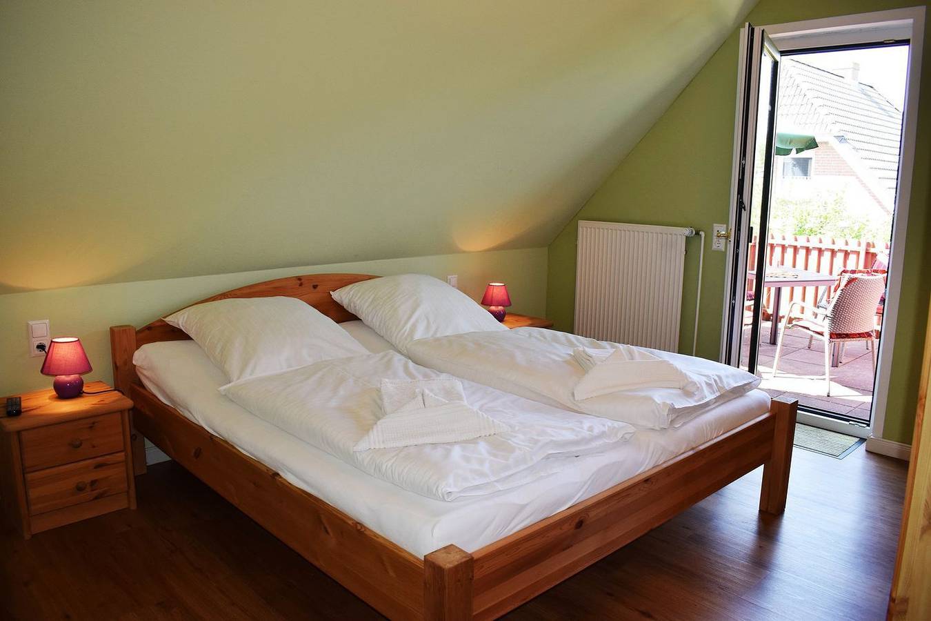 Ganze Wohnung, Ferienwohnung Daisy - Balkon, Dusche, eigener Parkplatz, 2 Schlafzimmer, meernah in Dagebüll, Nordseeküste