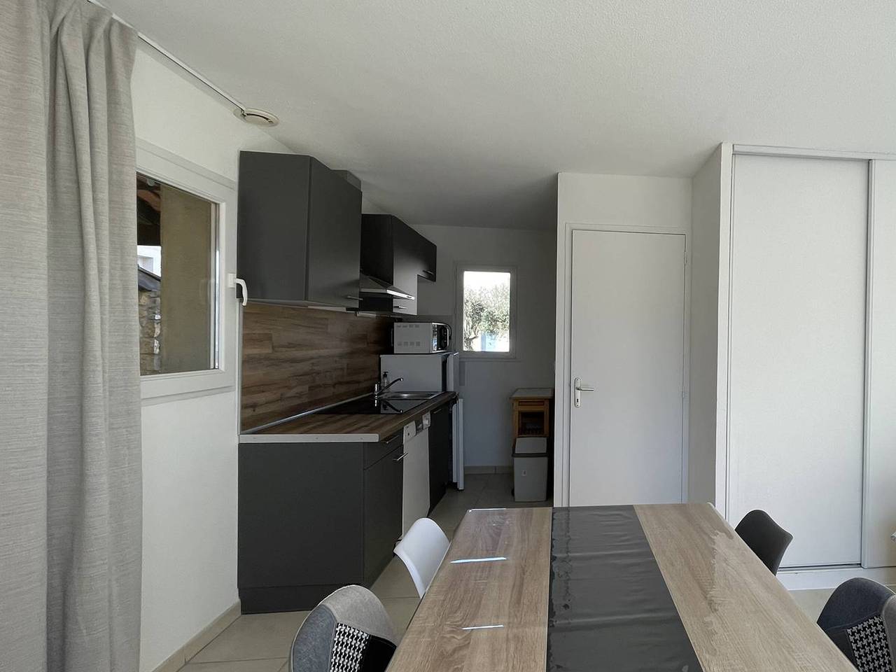 Duplex con 2 Habitaciones, Terraza y Piscinas en Salavas in Salavas, Ardèche