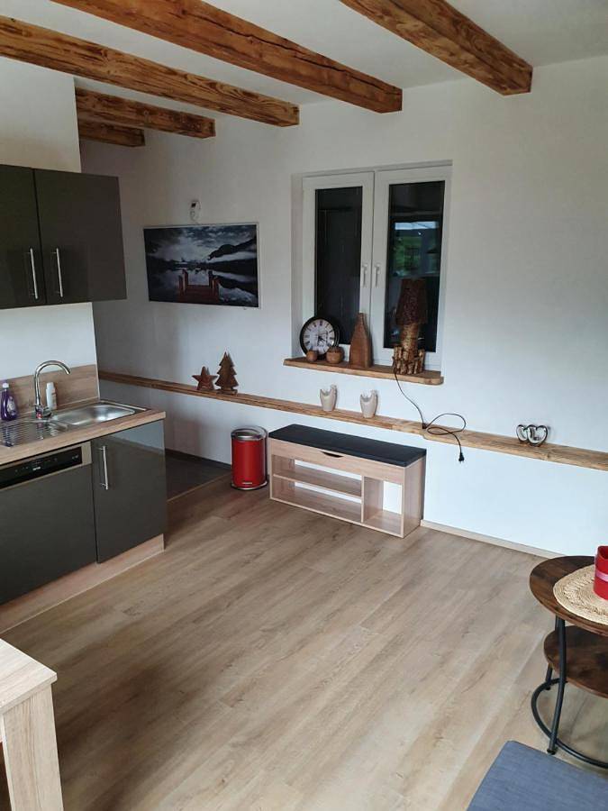 Ferienwohnung für 3 Personen, mit Balkon und Terrasse sowie Garten und Ausblick in Lahntal-Westerwald - 2