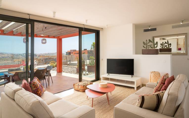 Las Terrazas Villa 3 with Sea View, Wi-Fi, Pool, Garden & Terraces in Salobre, San Bartolomé de Tirajana