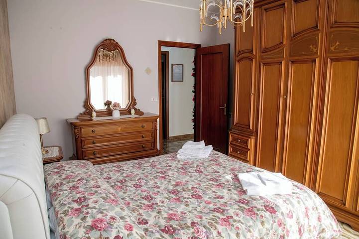 Apartamento entero, Montegrappa House - Large spaces, sleeps 5, fast Wi-Fi, private parking in Zafferana Etnea, Etna