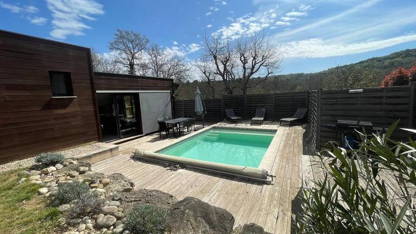 Location de vacances pour 4 personnes, avec jardin ainsi que piscine et vue, animaux acceptés à Salavas - 3