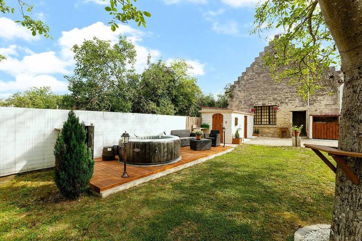 Gîte pour 4 personnes, avec sauna et jardin dans Chassemy