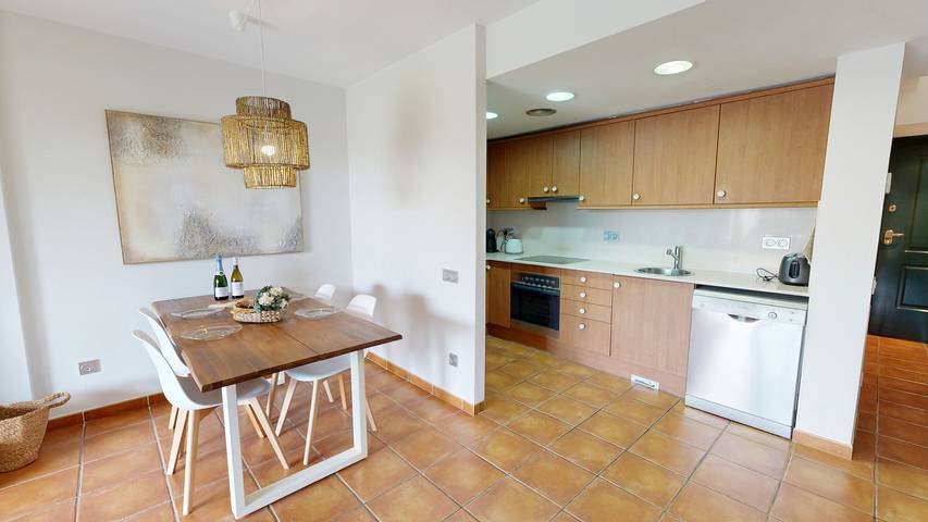 Location de vacances pour 6 personnes, avec balcon ainsi que bassin pour enfant et jardin, adapté aux familles à El Perelló - 4