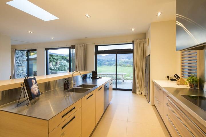 Villa for 10 people, with garden in Queenstown