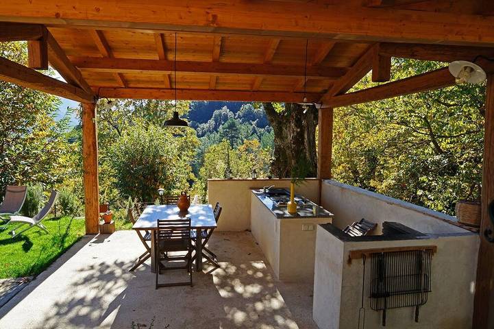 Gîte pour 4 personnes, avec Jacuzzi et Jardin ainsi que Piscine et Sauna dans Tasso