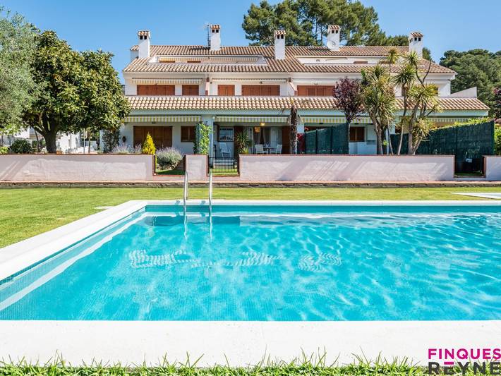 Apartamento de vacaciones para 4 personas, con piscina y jardín - 1