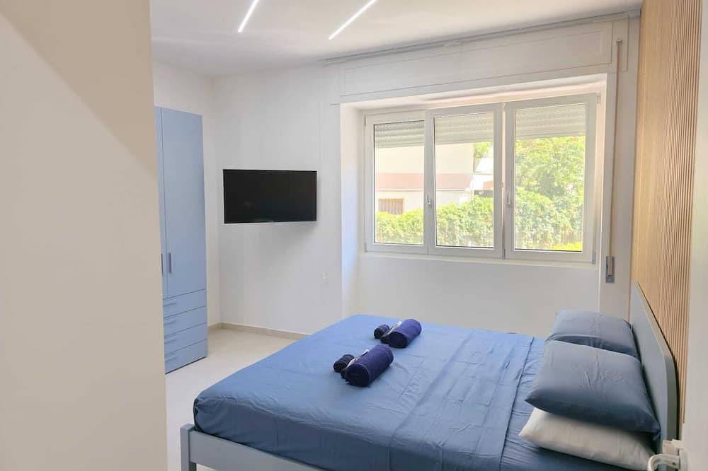 Entire apartment, Geneva House: luxury beachfront apartment with parking space and renowned view in Gaeta, Latina Province