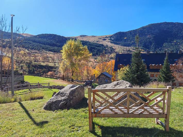 Apartamento para 4 personas, con jardín, Se admiten mascotas en Valle de Bohí