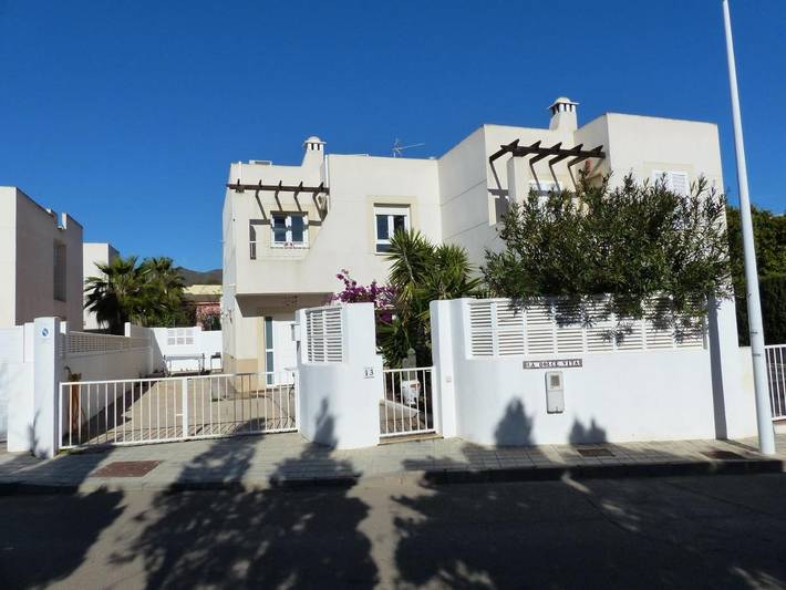 Casa rural para 8 personas, con terraza y jardín en San José (Almería)