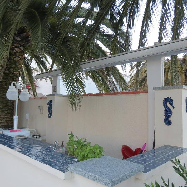 Chalet para 4 personas, con jacuzzi además de piscina y balcón en Alt Empordà - 2