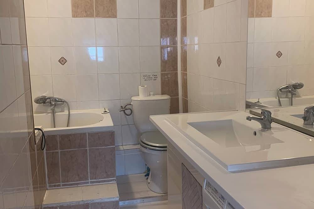 Ganze Wohnung, 2-Bedroom Duplex with Direct Beach Access in Carnon-Plage, Mauguio