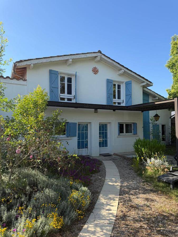 Location de vacances pour 3 personnes, avec Terrasse et Piscine à Lavaur