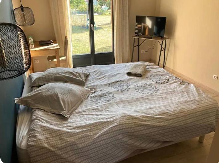 Gîte pour 2 personnes, avec Terrasse et Jardin à Creuzier-le-Vieux