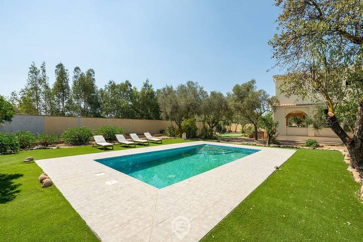 Casa vacanza per 4 persone, con piscina e giardino in Sud della Sardegna