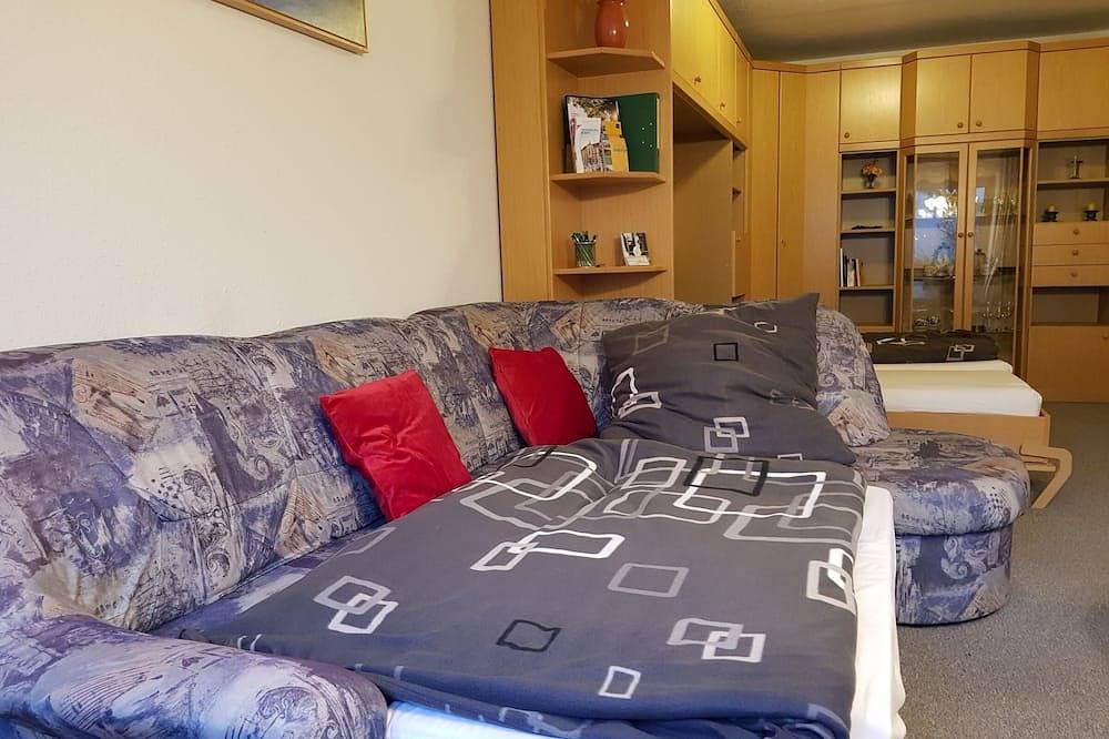 Ganze Wohnung, Garteneckchen, 40qm, 1 Wohn-/ Schlafzimmer, max. 2 Personen in Emmendingen, Südschwarzwald