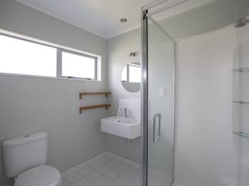 Holiday Home for 4 People in Wellington, New Zealand, Photo 3