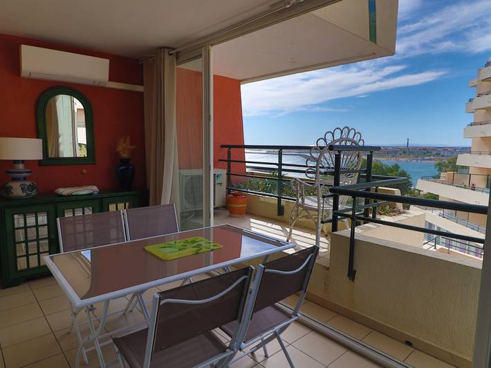Gîte pour 4 personnes, avec piscine dans Plage Lazaret - 2
