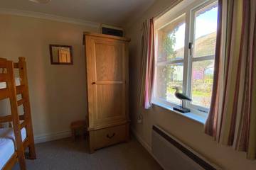Cottage for 4 People in Solva, Pembrokeshire, Photo 2