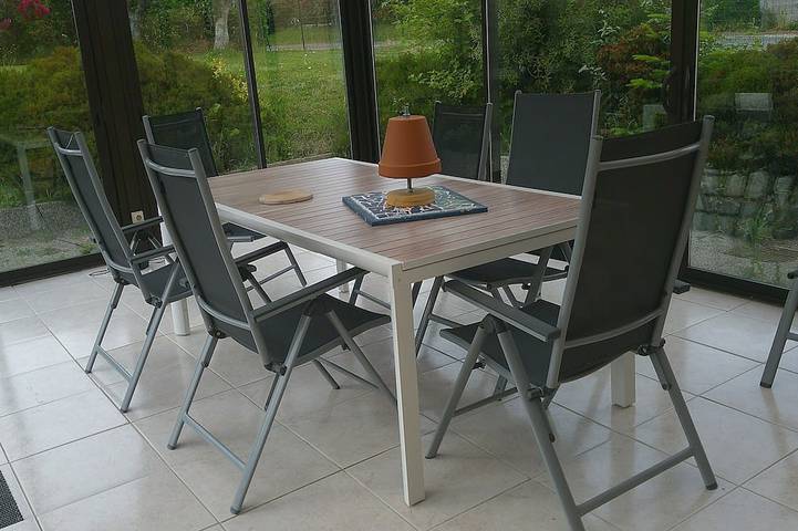 Location de vacances pour 8 personnes, avec jardin dans Saint-Aubin-du-Perron