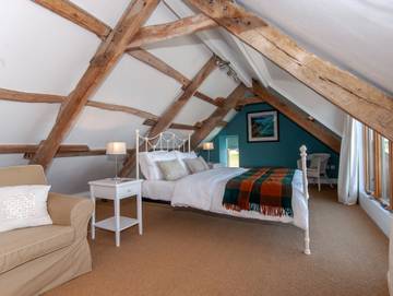 Log Cabin for 4 People in South-Wales, Pembrokeshire, Photo 3